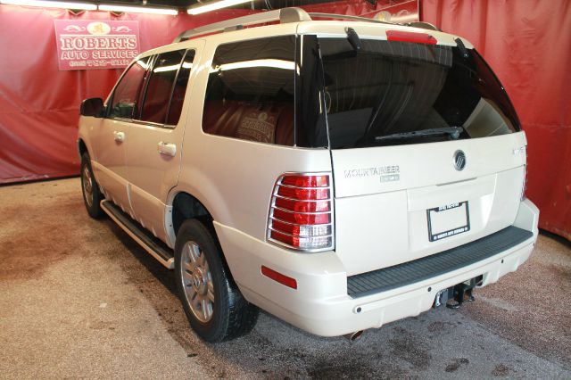 Mercury Mountaineer 2500 HD 4X4 SUV