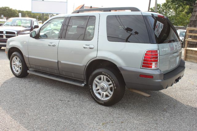 Mercury Mountaineer 2005 photo 1