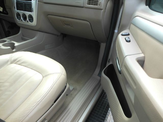 Mercury Mountaineer 2005 photo 8