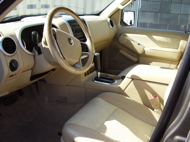 Mercury Mountaineer 2006 photo 2