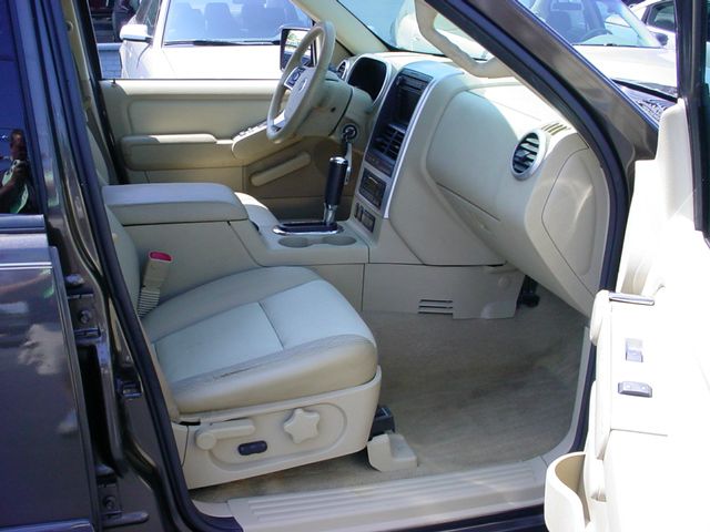 Mercury Mountaineer 2500 HD 4X4 SUV