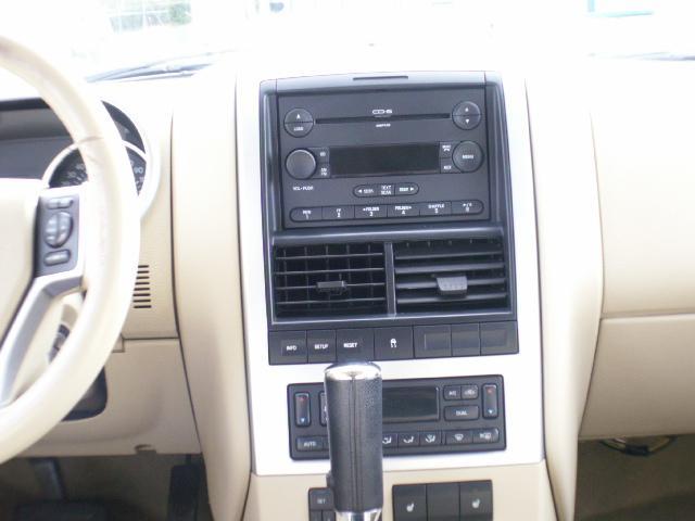 Mercury Mountaineer 2006 photo 1