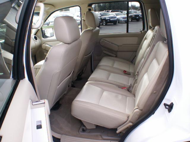 Mercury Mountaineer 2006 photo 2