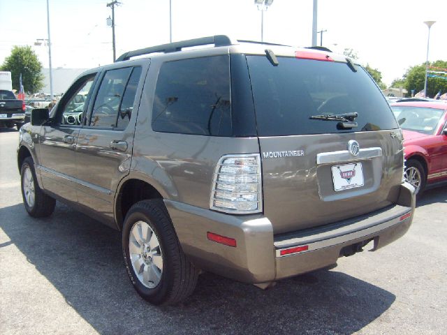 Mercury Mountaineer 2006 photo 2