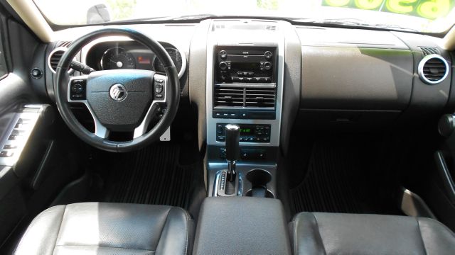 Mercury Mountaineer 2006 photo 1