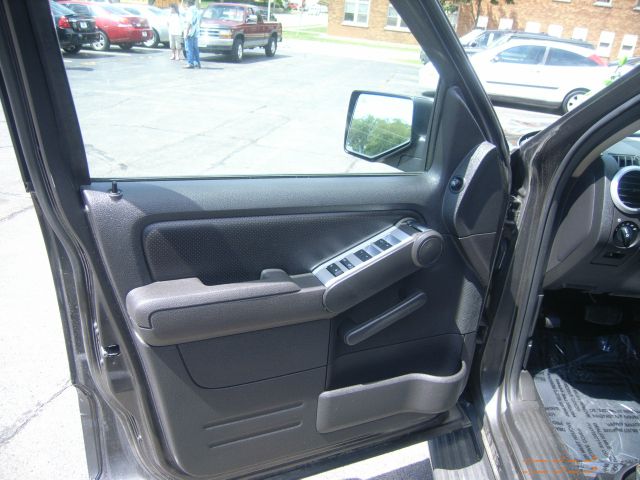 Mercury Mountaineer 2007 photo 2