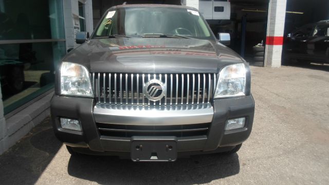 Mercury Mountaineer Slequad Cab SUV