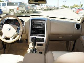 Mercury Mountaineer 2008 photo 1