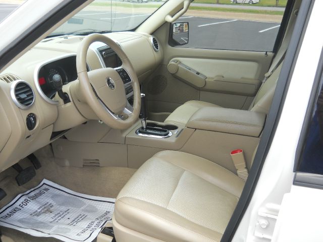 Mercury Mountaineer 2500 HD 4X4 SUV