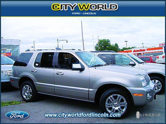 Mercury Mountaineer RT HEMI V8 Sport Utility