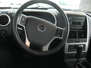 Mercury Mountaineer 2010 photo 2