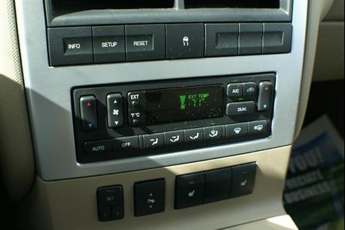 Mercury Mountaineer 2010 photo 5