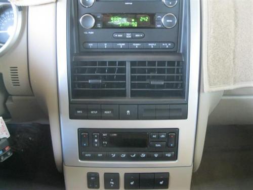 Mercury Mountaineer 2010 photo 2