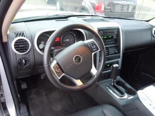 Mercury Mountaineer 2010 photo 3