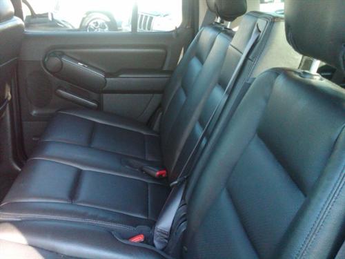 Mercury Mountaineer 2010 photo 2