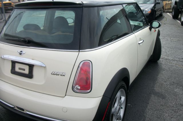 Mini Cooper 2005 photo 16