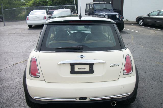 Mini Cooper 2005 photo 17