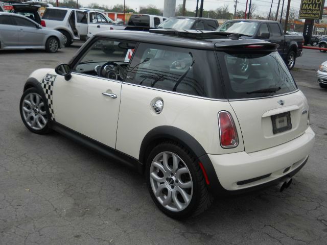 Mini Cooper 2006 photo 1