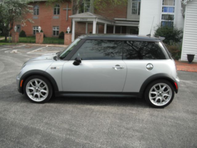 Mini Cooper 2006 photo 17