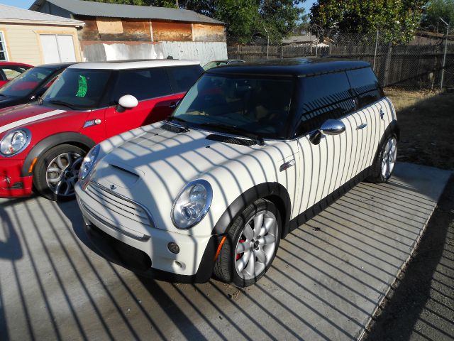 Mini Cooper 2006 photo 1