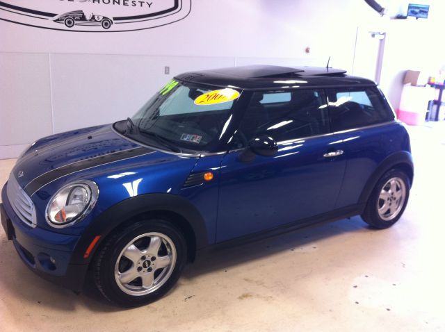 Mini Cooper Base Hatchback