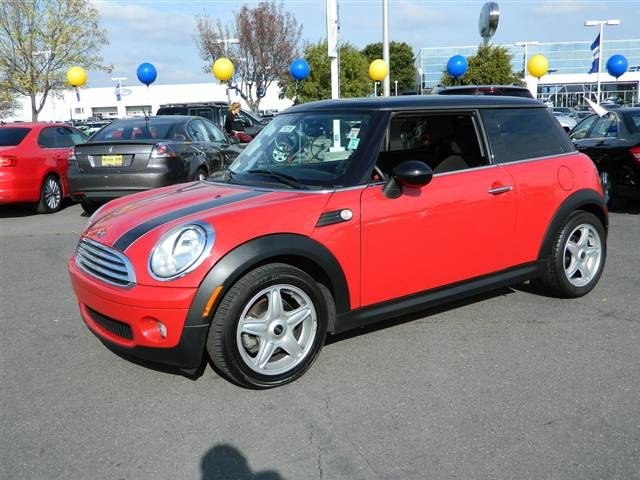 Mini Cooper Base Unspecified