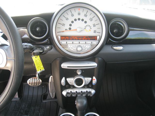 Mini Cooper 2009 photo 16