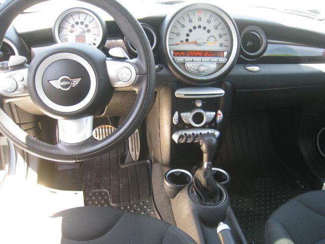 Mini Cooper 2009 photo 17