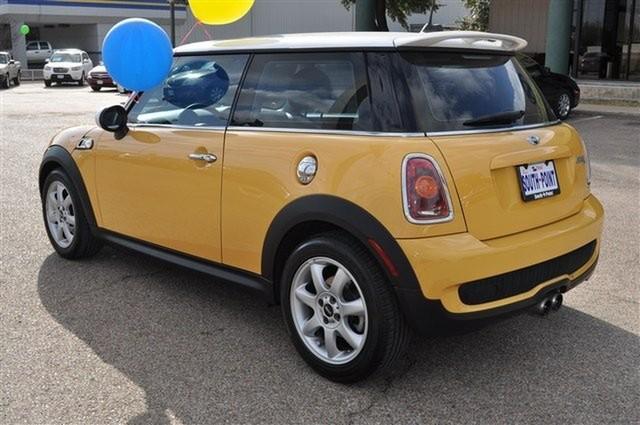 Mini Cooper 2009 photo 2