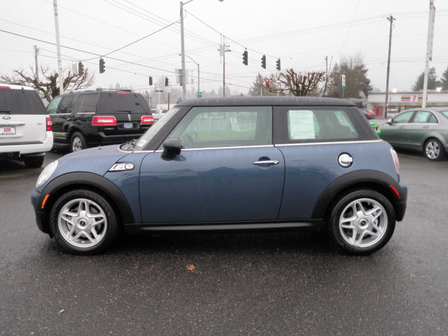 Mini Cooper 2010 photo 2