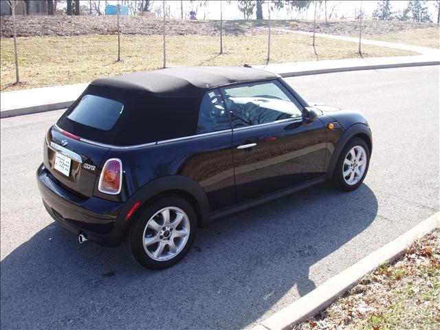 Mini Cooper 2010 photo 2