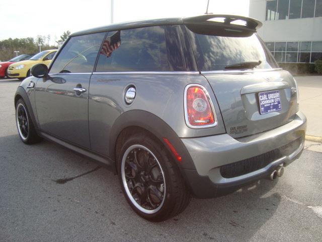 Mini Cooper 2010 photo 2