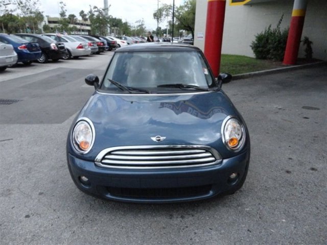 Mini Cooper 2010 photo 1