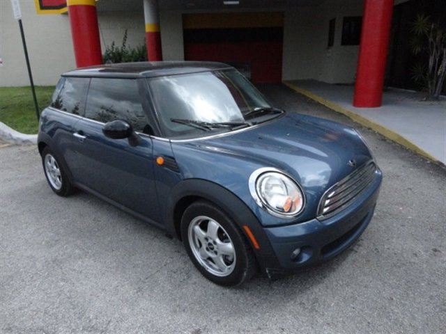 Mini Cooper 2010 photo 2