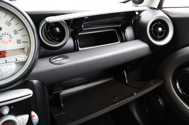 Mini Cooper 2010 photo 18