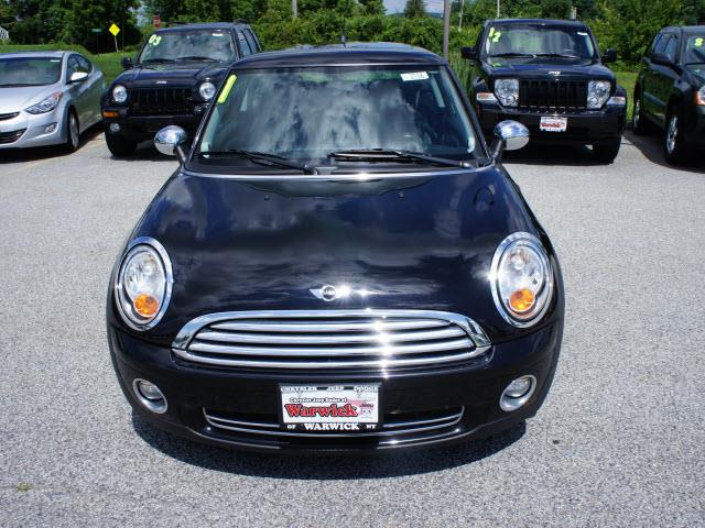 Mini Cooper 2010 photo 2