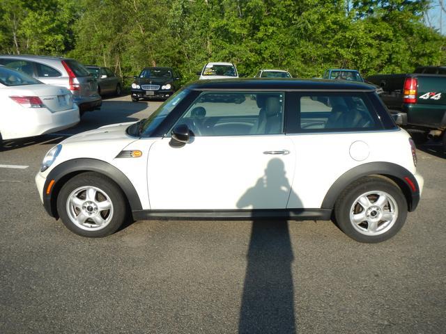 Mini Cooper 2010 photo 2