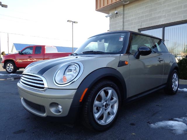 Mini Cooper 2010 photo 2