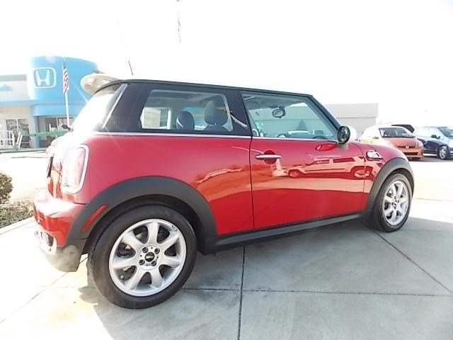 Mini Cooper 2010 photo 1