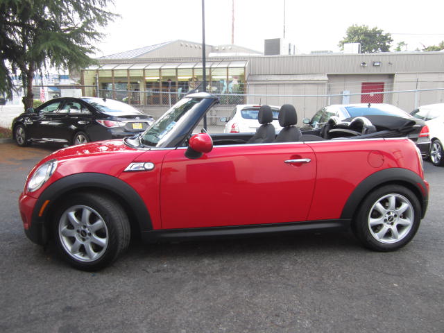 Mini Cooper 2010 photo 1