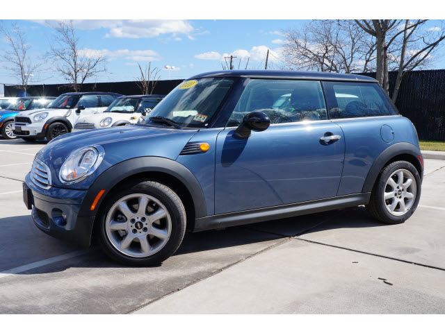 Mini Cooper 2010 photo 2