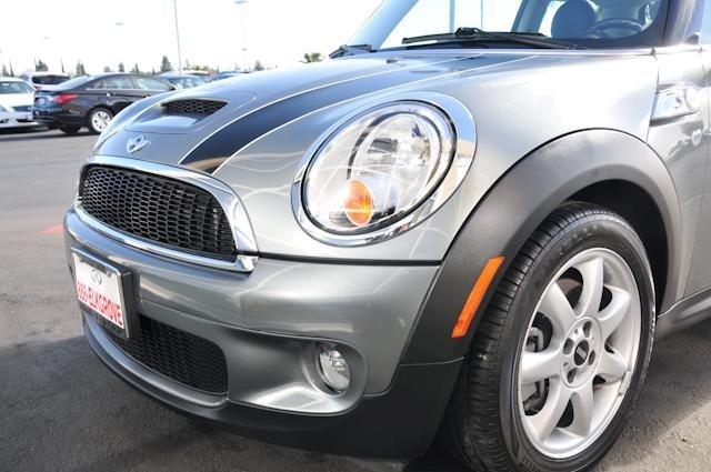 Mini Cooper 2010 photo 2