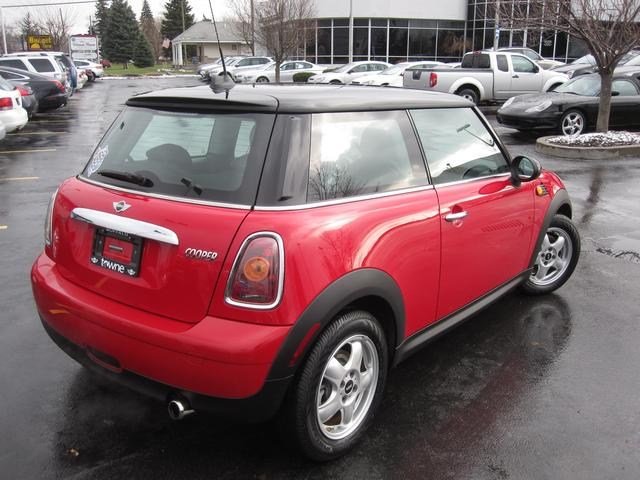 Mini Cooper 2010 photo 2