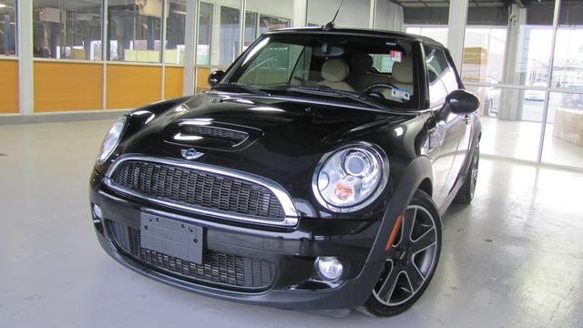 Mini Cooper 2010 photo 1