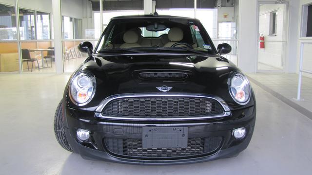 Mini Cooper 2010 photo 2