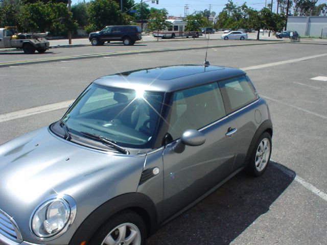 Mini Cooper 2010 photo 2