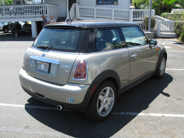 Mini Cooper 2010 photo 2