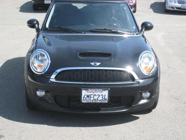 Mini Cooper 2010 photo 2