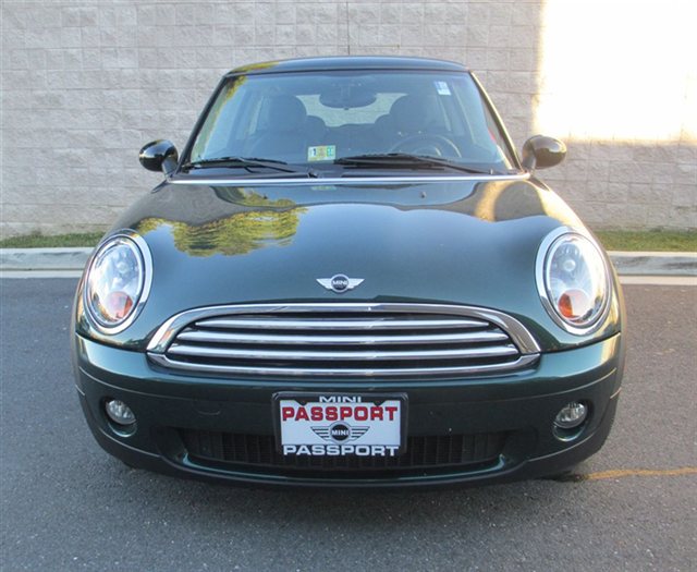 Mini Cooper 2010 photo 1