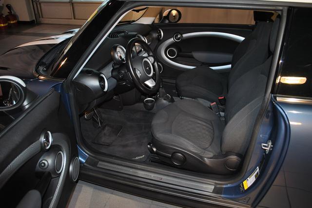 Mini Cooper 2010 photo 1